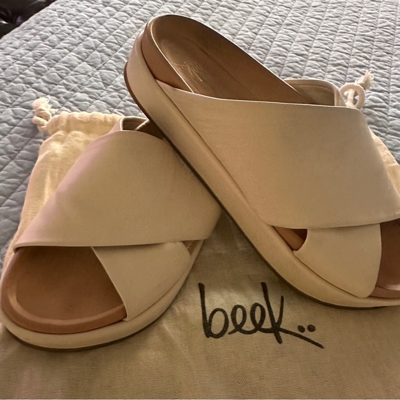 Beek Women's Off-White Slide Sandals - Picture 1 of 6